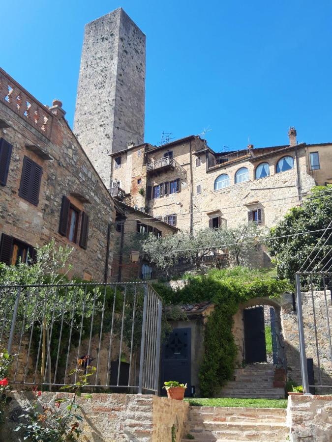 Ferienwohnung The Tower's Garden San Gimignano Exterior foto