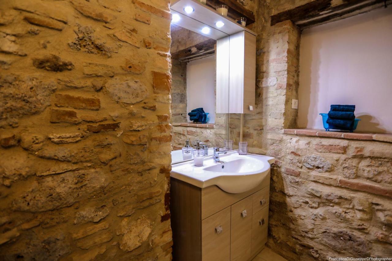 Ferienwohnung The Tower's Garden San Gimignano Exterior foto